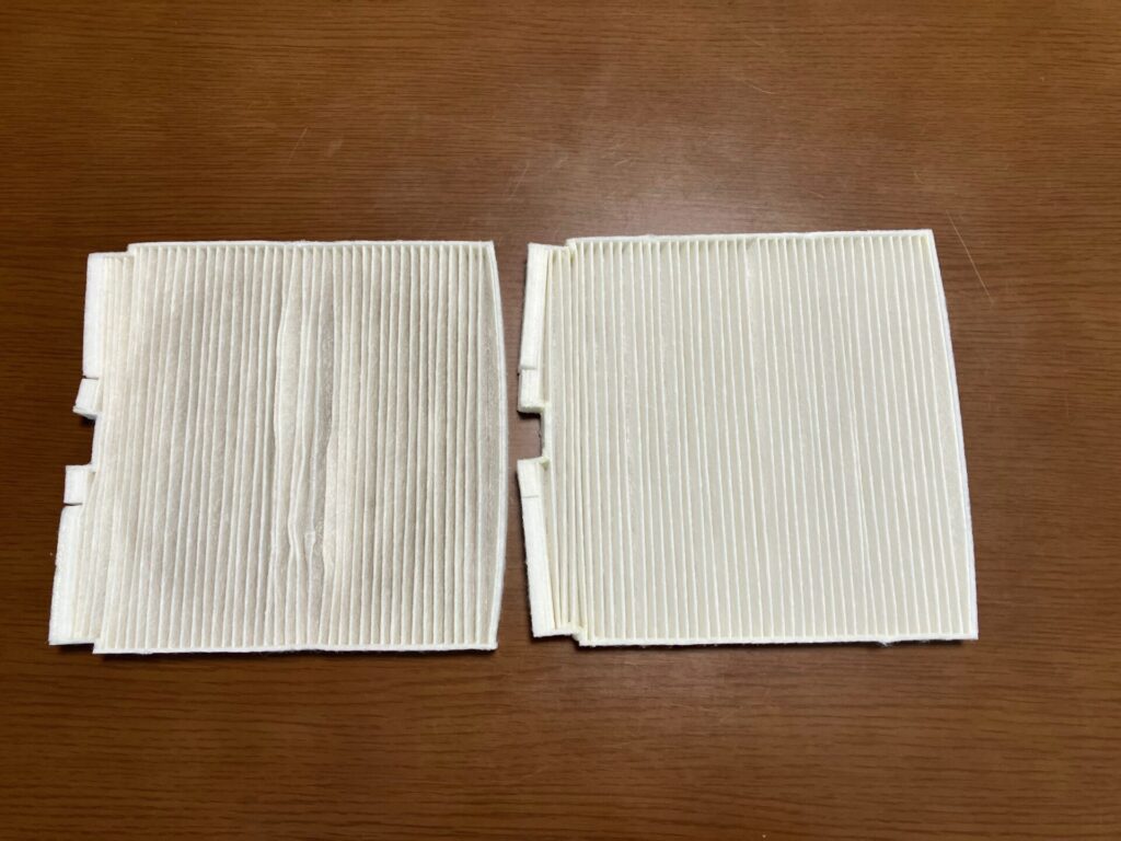 キッチン給気口の1年使ったフィルターの汚れ具合を、新品のフィルターと比較した画像